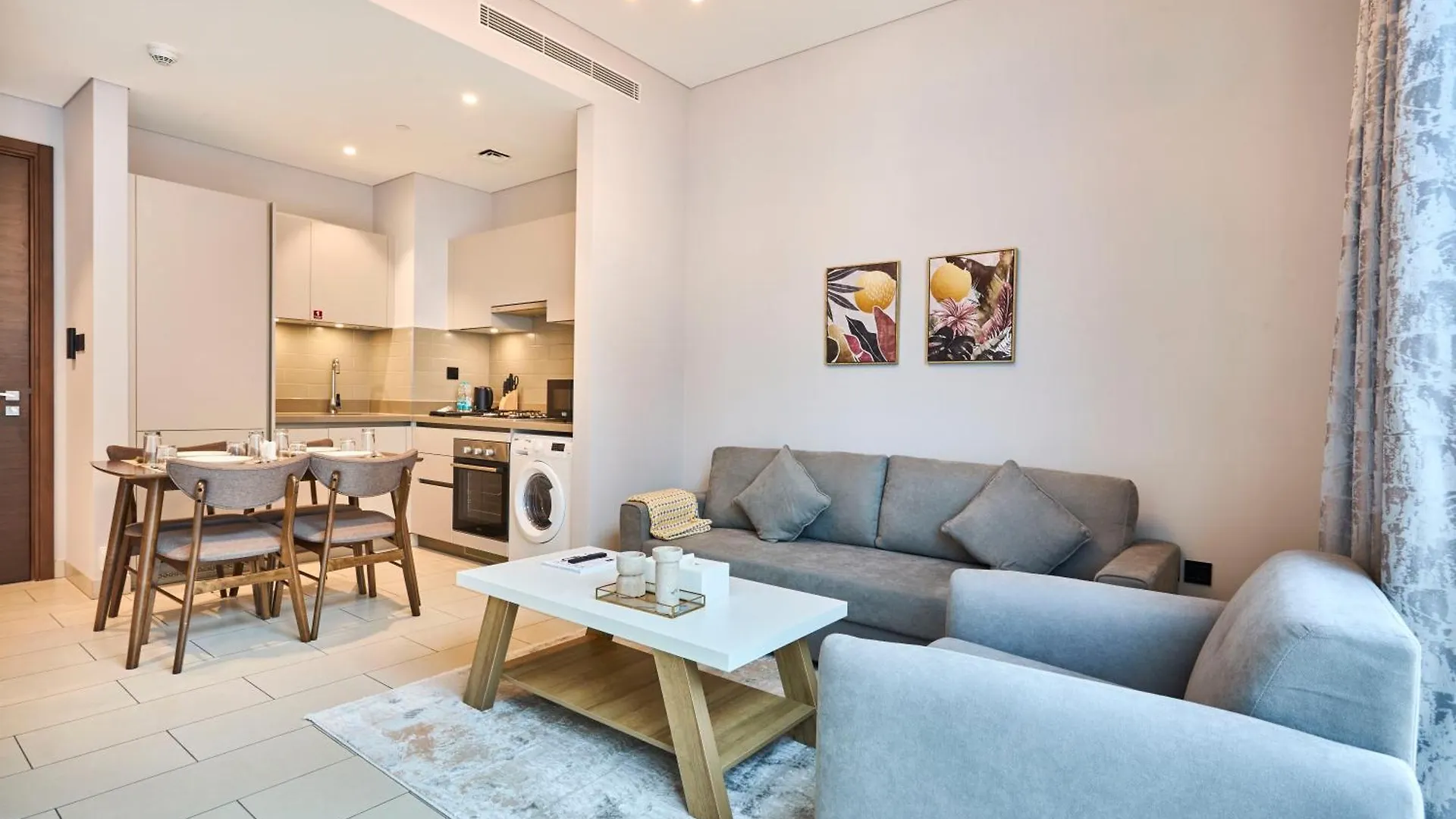 Stay By Latinem Luxury 1Br Holiday Home Cvr B3001 Near Burj Khalifa Dubai